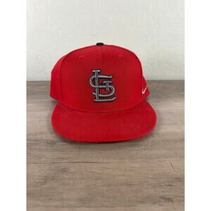 St Louis Cardinals Nike True Red Silver Lettering Snapback Hat MLB-‎ EUC